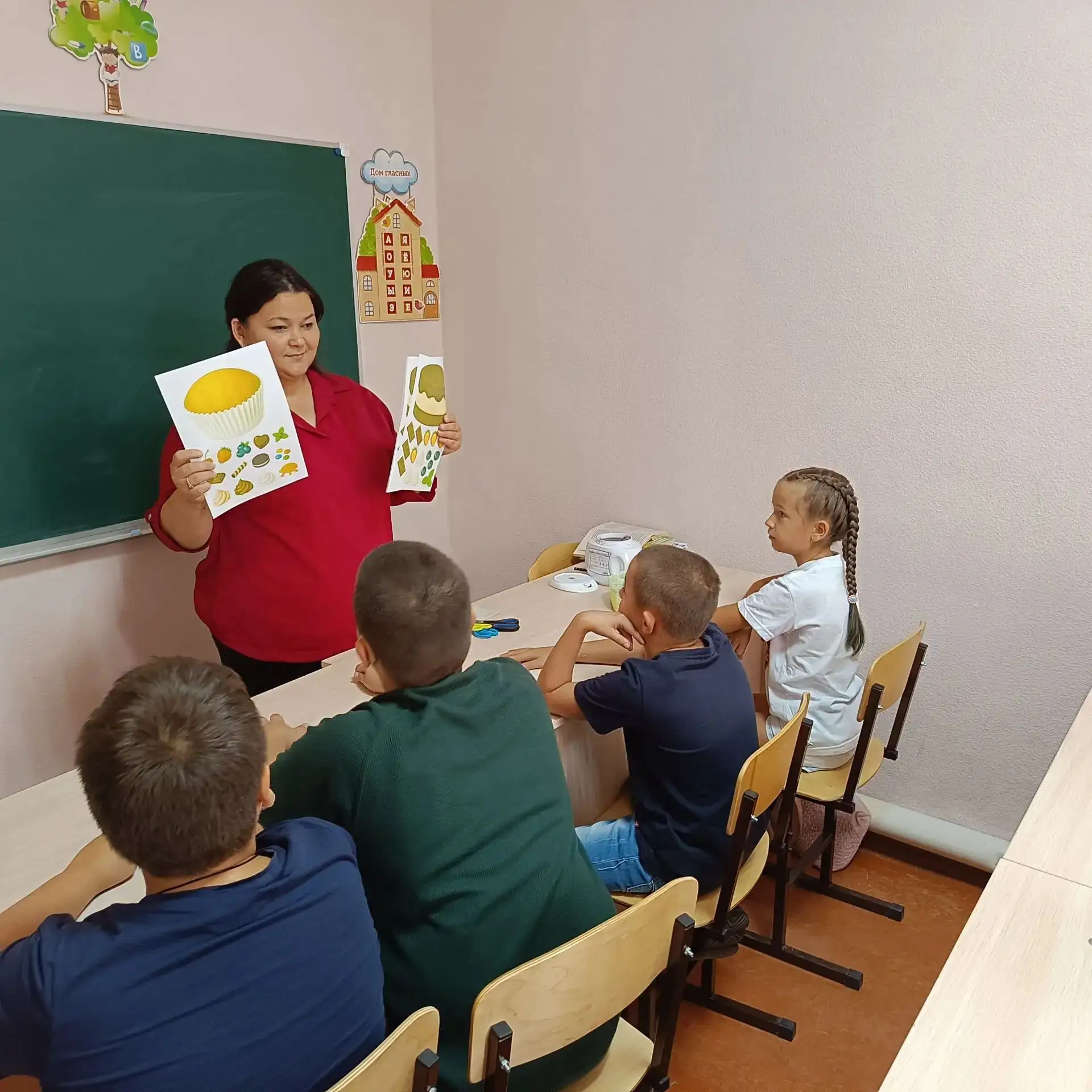 Летние каникулы в самом разгаре, а в Доме культуры станицы Казанской каждый день наполн...