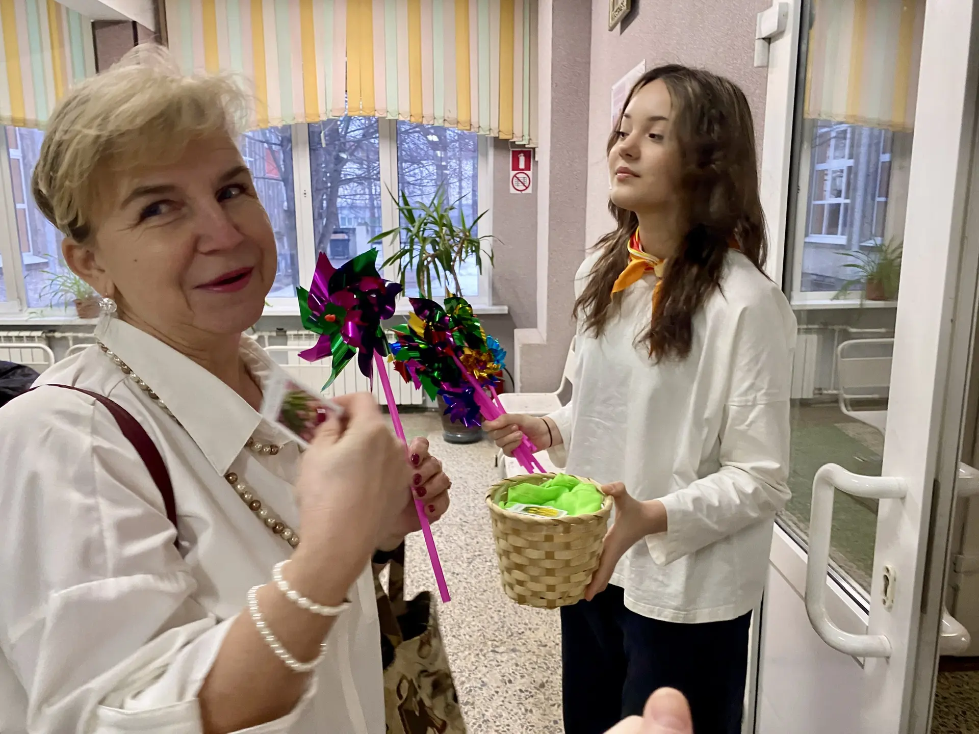 🌼🪻💐🌷🌺🌹Сегодня, в преддверии праздника, Совет обучающихся нашей школы устроил яркую и тёплую встречу 
