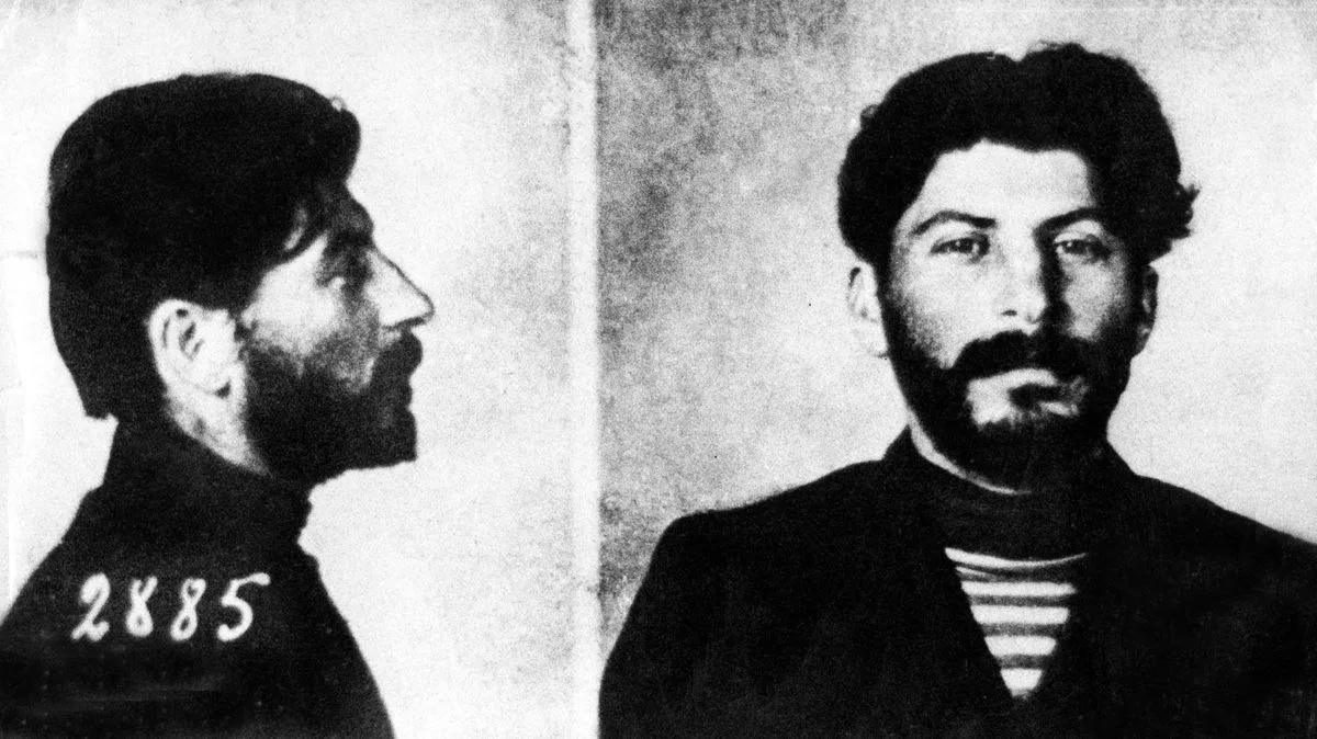 Псевдонимы Иосифа Джугашвили

В 1908 году Иосиф Джугашвили подписывал свои статьи псевдонимом «К. Ка