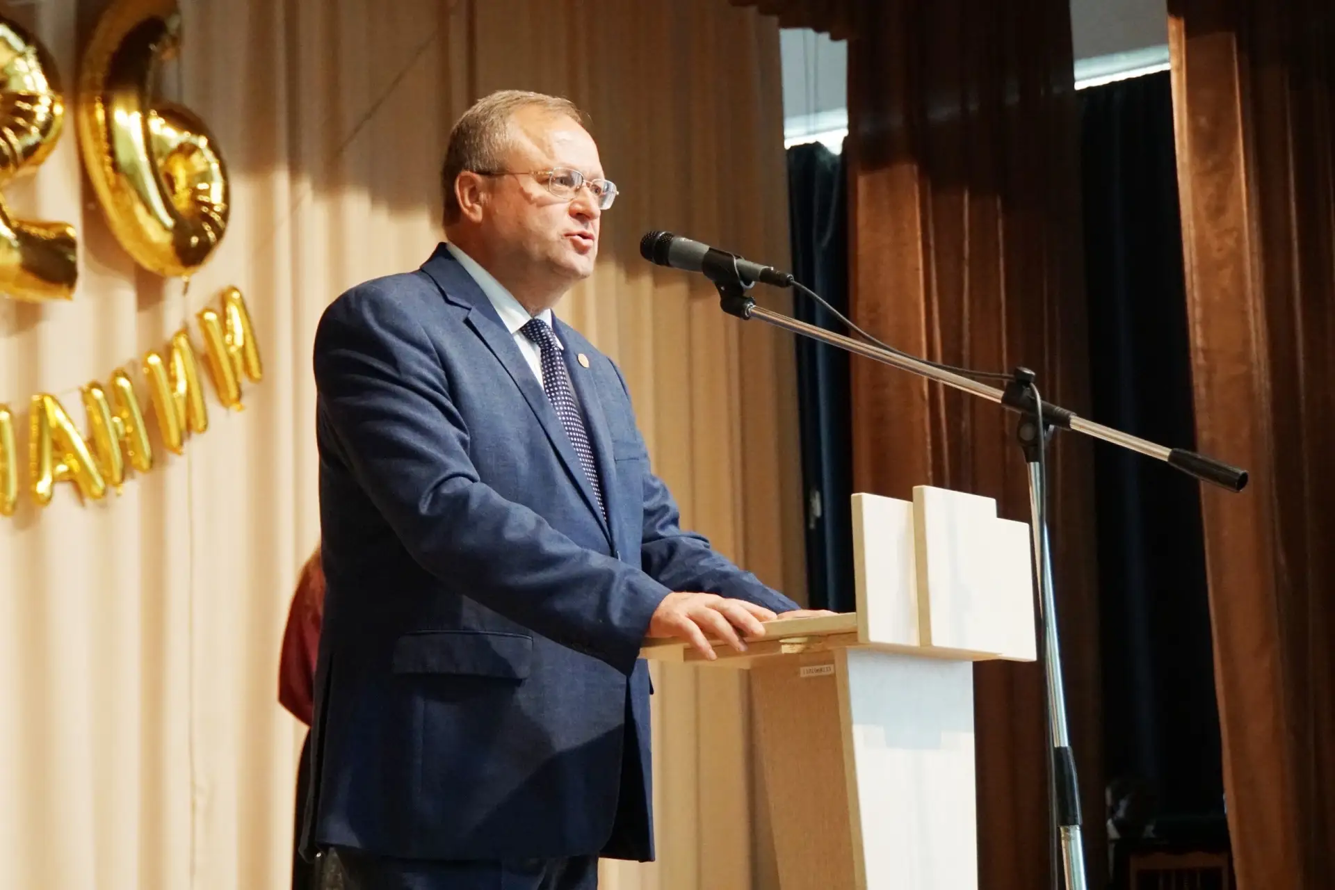 Традиционное празднование Дня Знаний в стенах НГАТУ продолжилось поздравлениями теперь ...
