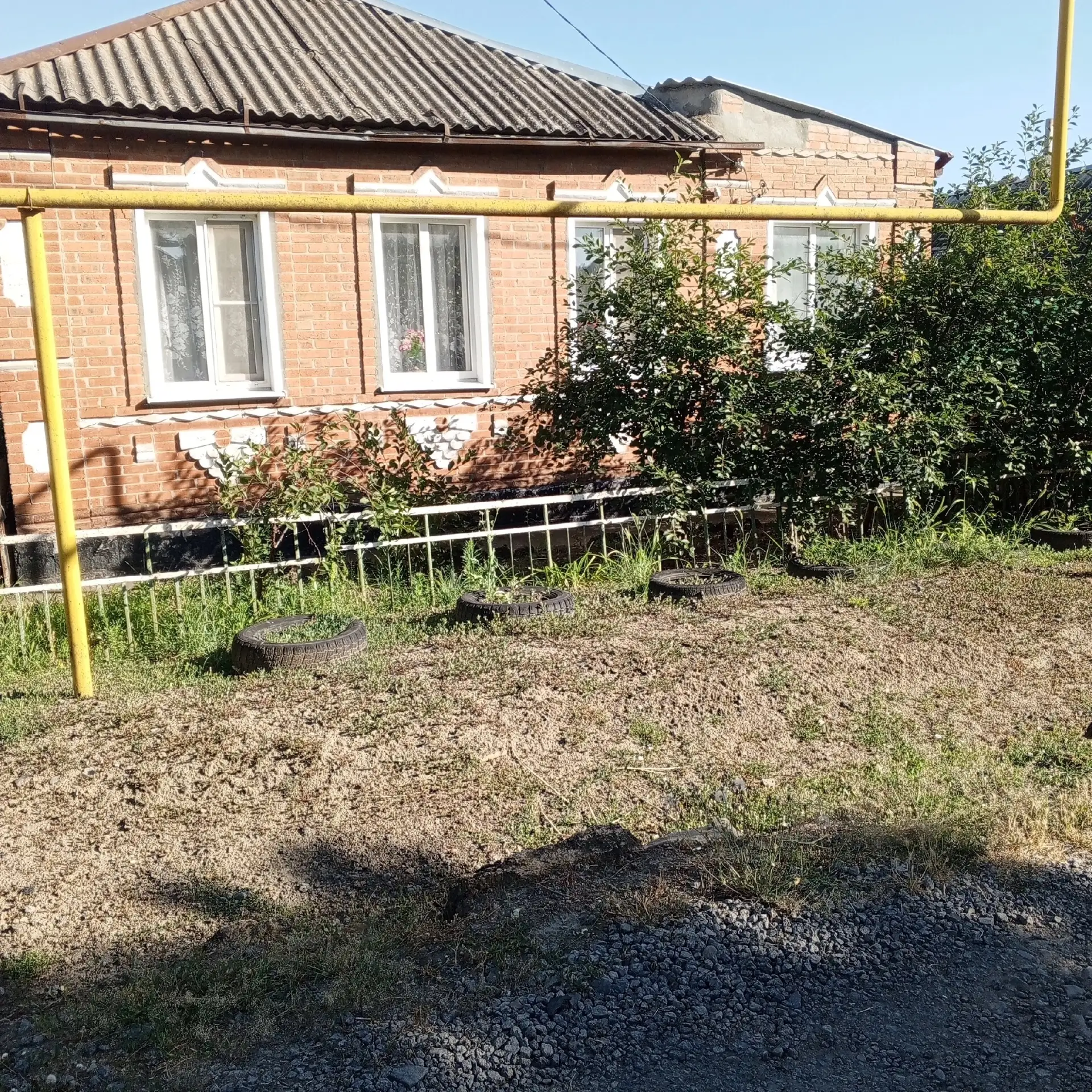 Продам дом в Николаевке, у берега Миуса. 🏡 дом 108м2 жилая 71 м2, саман кирпич 1964 г ...