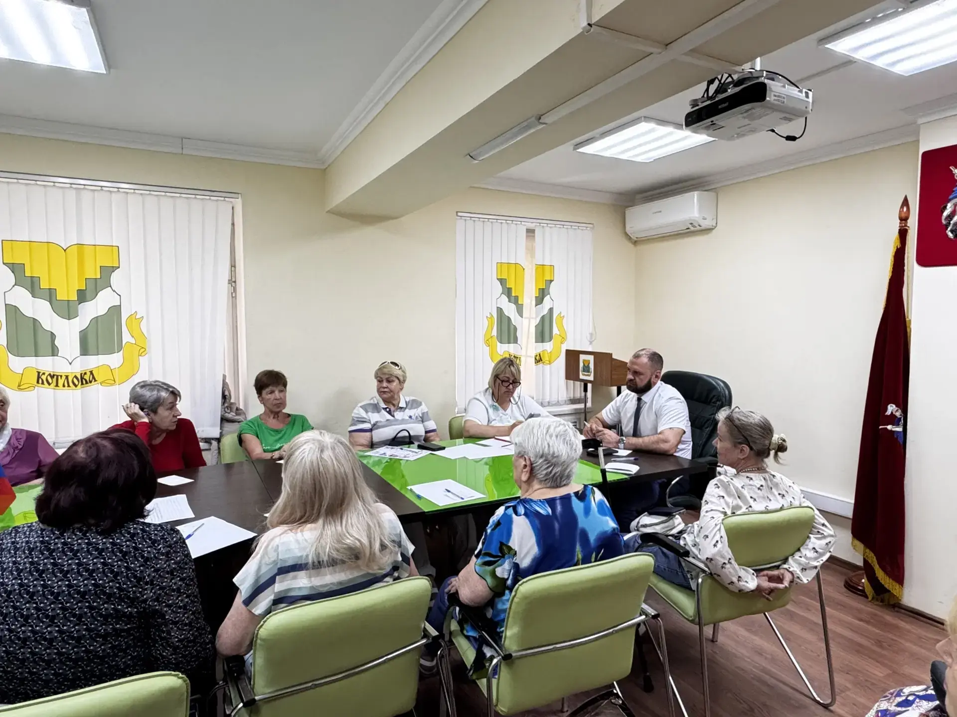 Рабочая встреча с активом старших по домам
