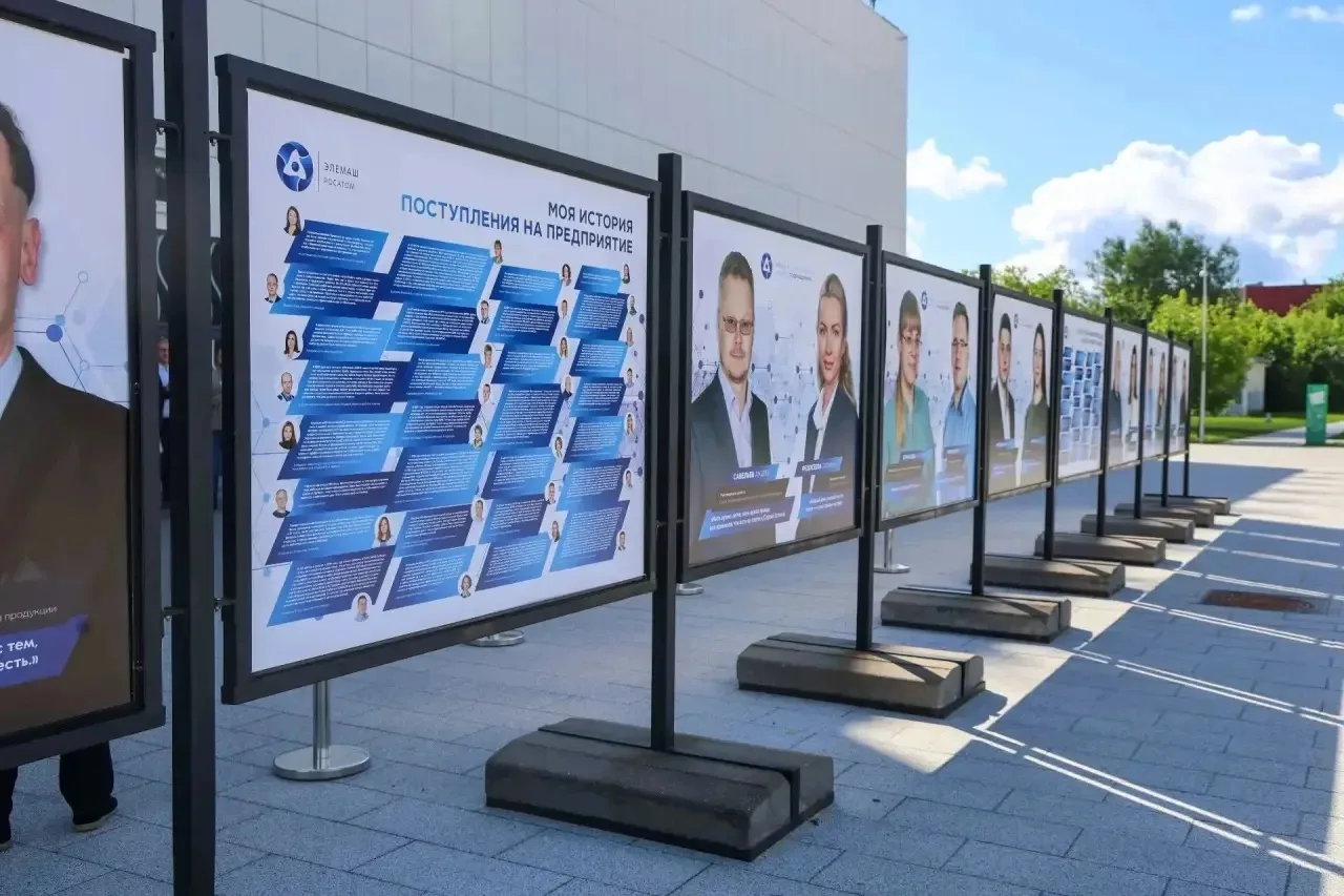 🏭 Открыли выставку «Лучший работник подразделения» Машиностроительного завода.

На стендах — люди, 