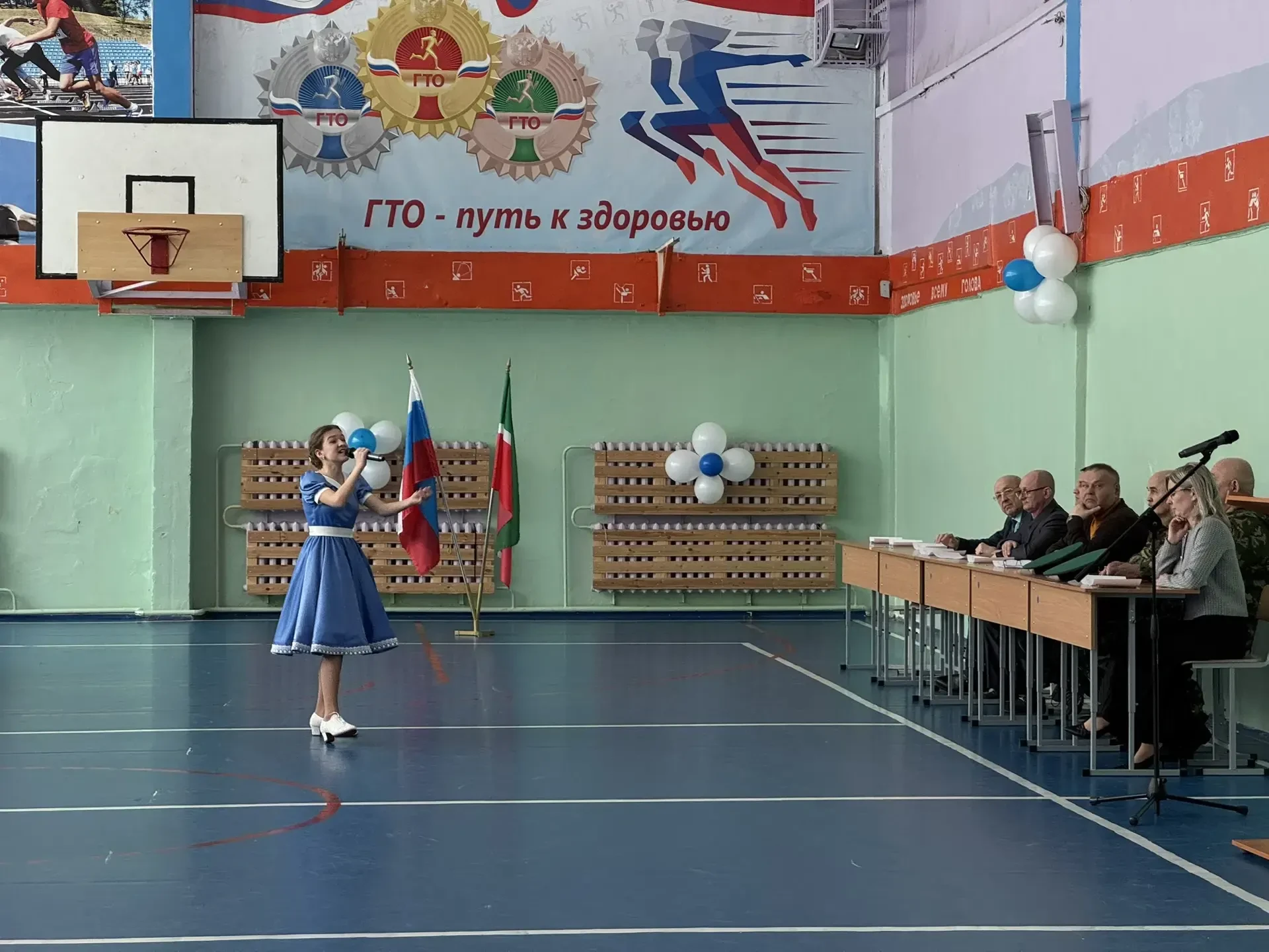 Равнение на героев! 🎖️  20 февраля в нашей школе было особенно шумно и волнительно! Прошел парад «См