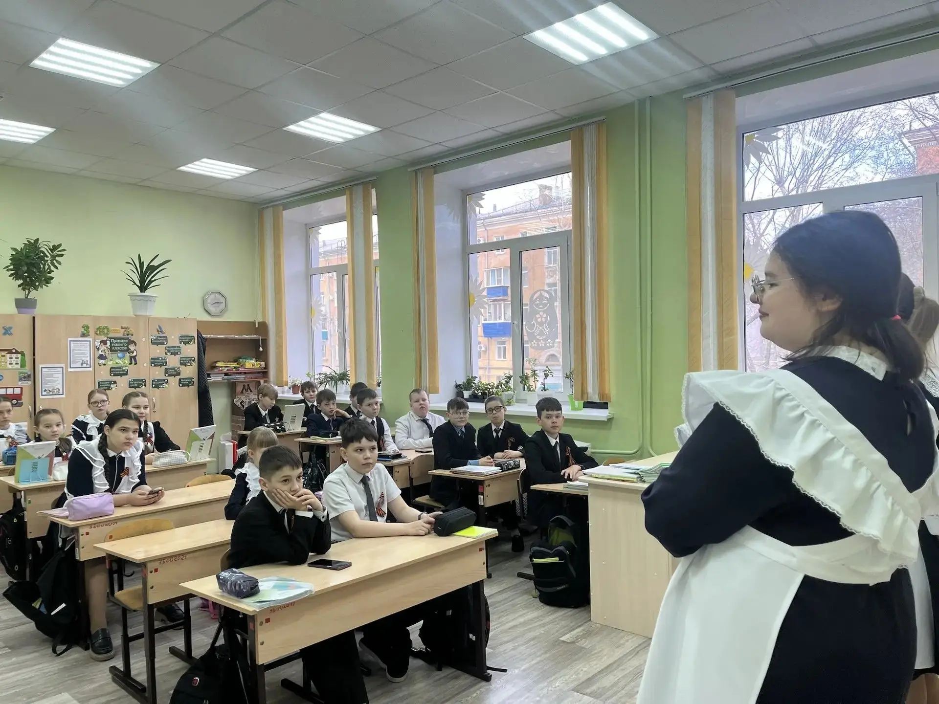 7 мая ученицы старшей школы Елизавета С., Лилия В. и Камила Р. организовали для ребят 4-х классов ув