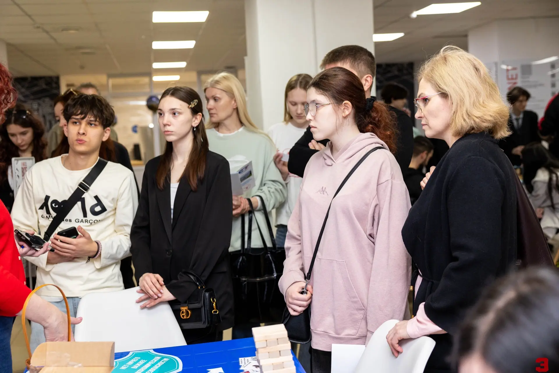 В Социально-экономическом институте СГТУ имени Гагарина Ю.А. прошёл День открытых дверей!  Более 250