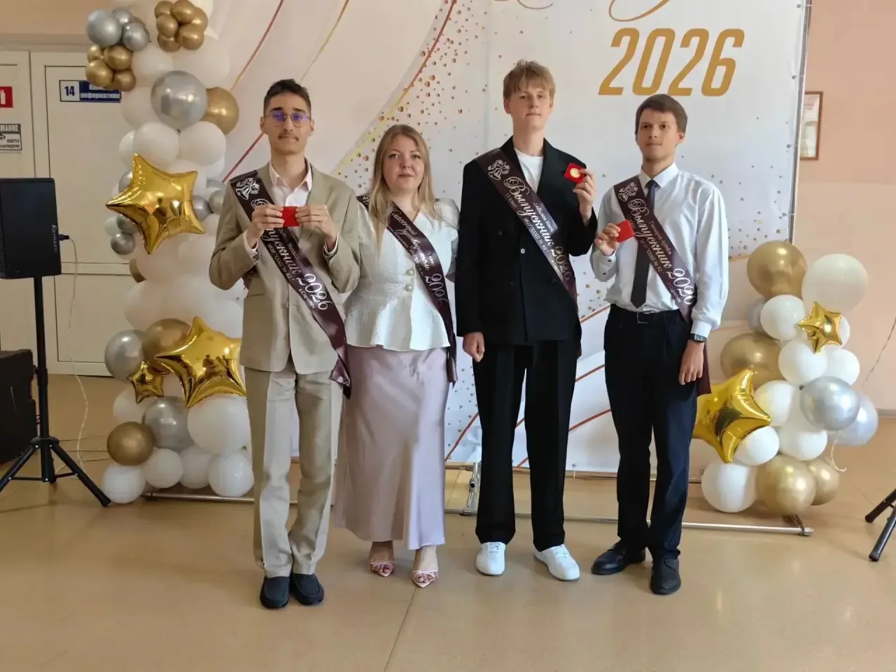ТРИ ЗОЛОТА!🏅🏅🏅

Этот блеск — не просто золото. Это бессонные ночи, горы конспектов и вера в себя.