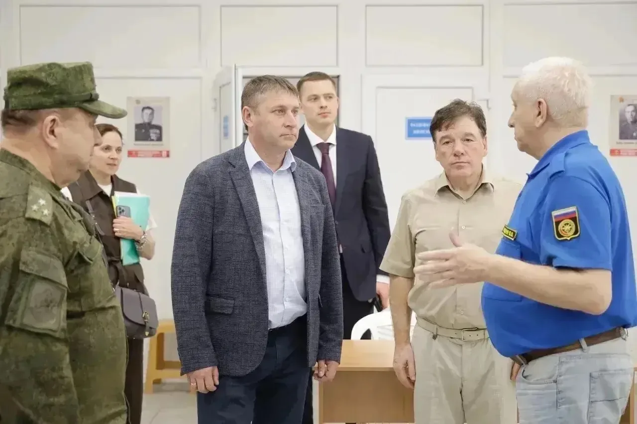 Александр Шуваев проверил в Белгороде работу регионального отделения ДОСААФ и Центра во...