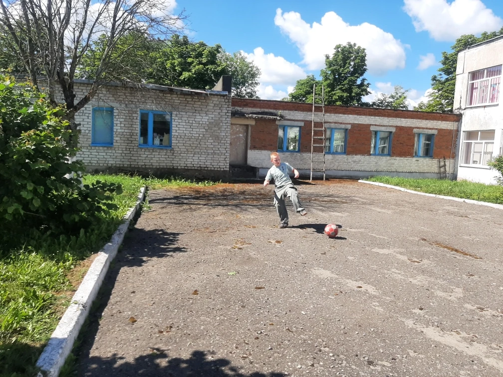 🎉День молодёжи в нашем пришкольном лагере: зарядились энергией и творчеством!

Вчера для наших ребя
