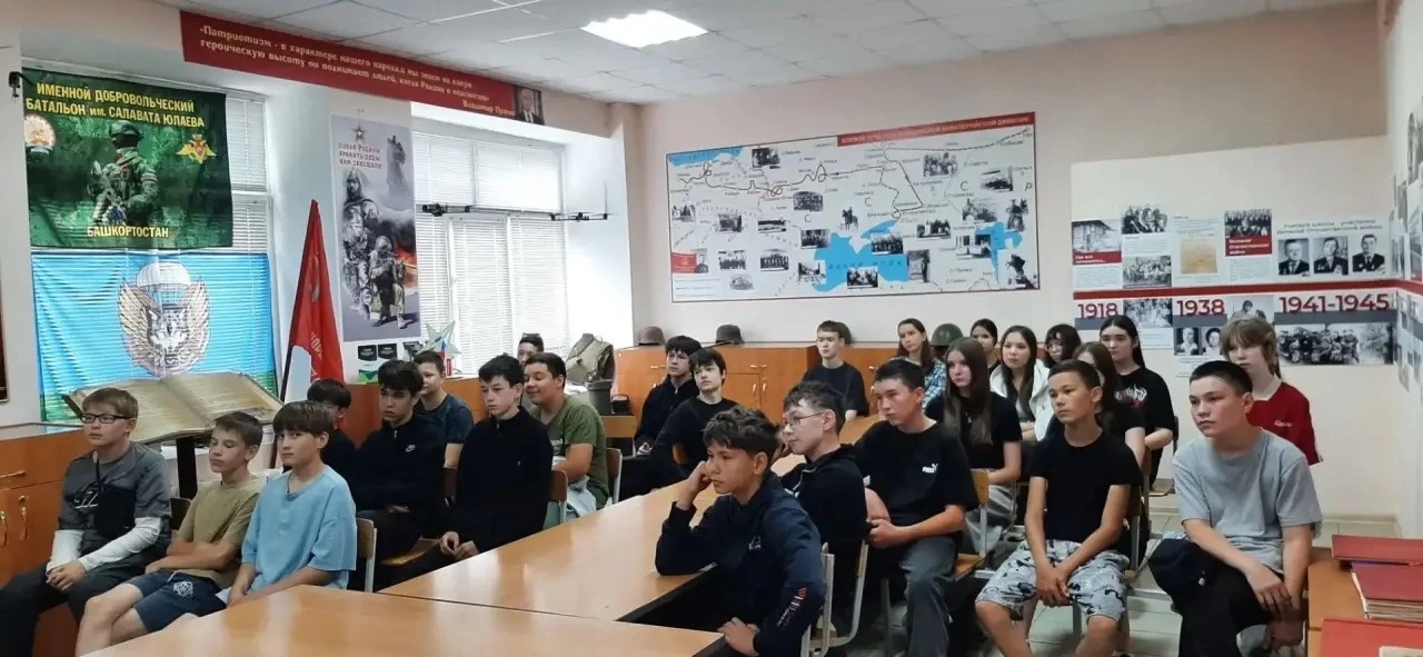 🌿 Дело + спорт = наше лето! 💪

Пока младшие отдыхали, старшие классы взялись за настоящее взрослое