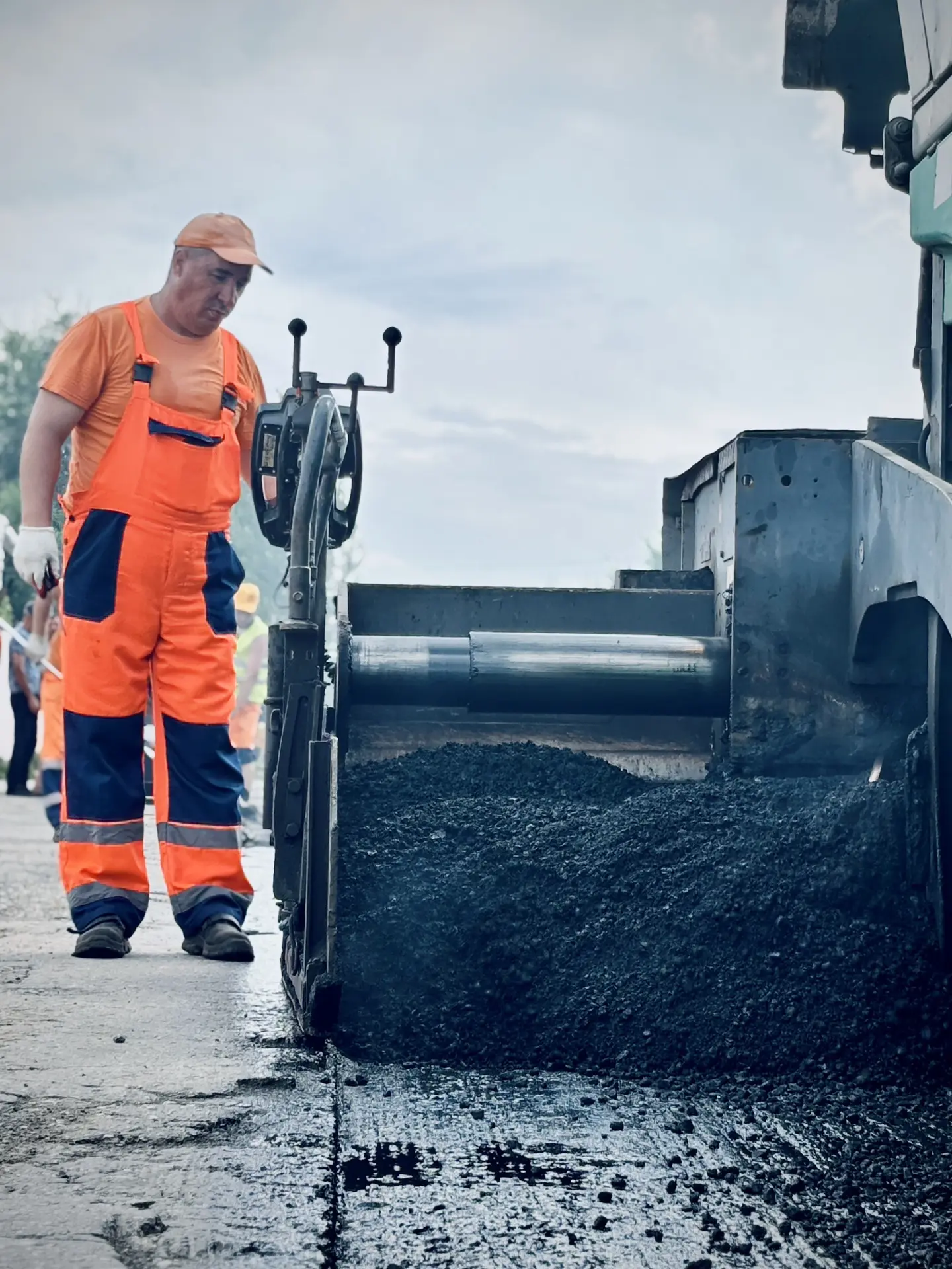 🛣️ Дорожный сезон в Отрадном: ремонт продолжается