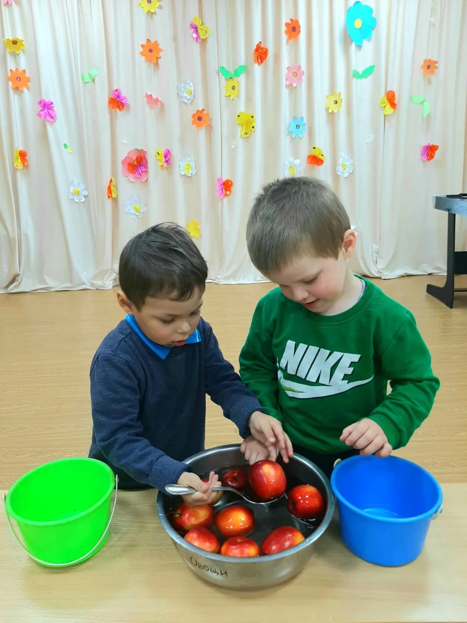 🍎 Август в России пахнет спелыми яблоками, медом и свежеиспеченными пирогами.