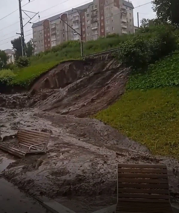 ☔️Аномальный ливень, который по словам метеоролога Андрея Шихова войдет в историю Перми...