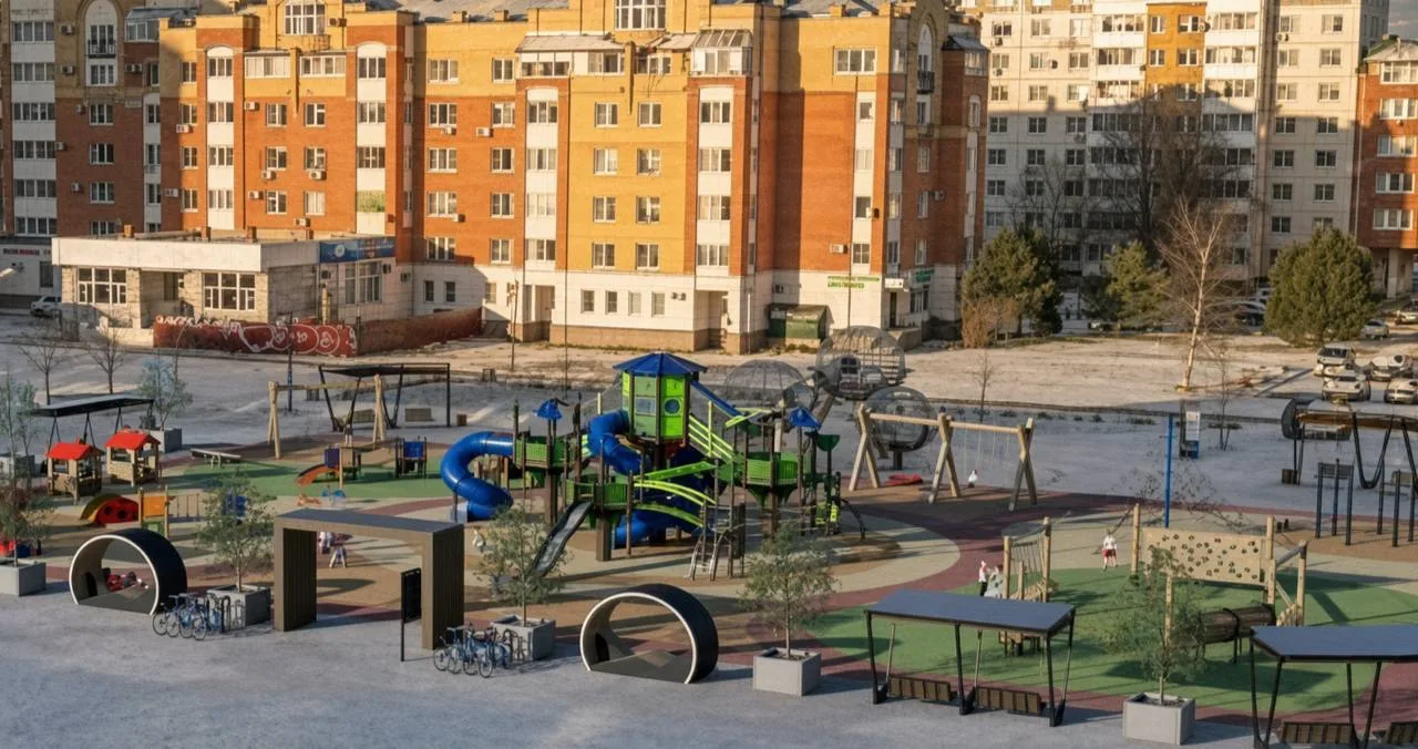 Детскую площадку у «Плазы» обещают обновить в следующем году
