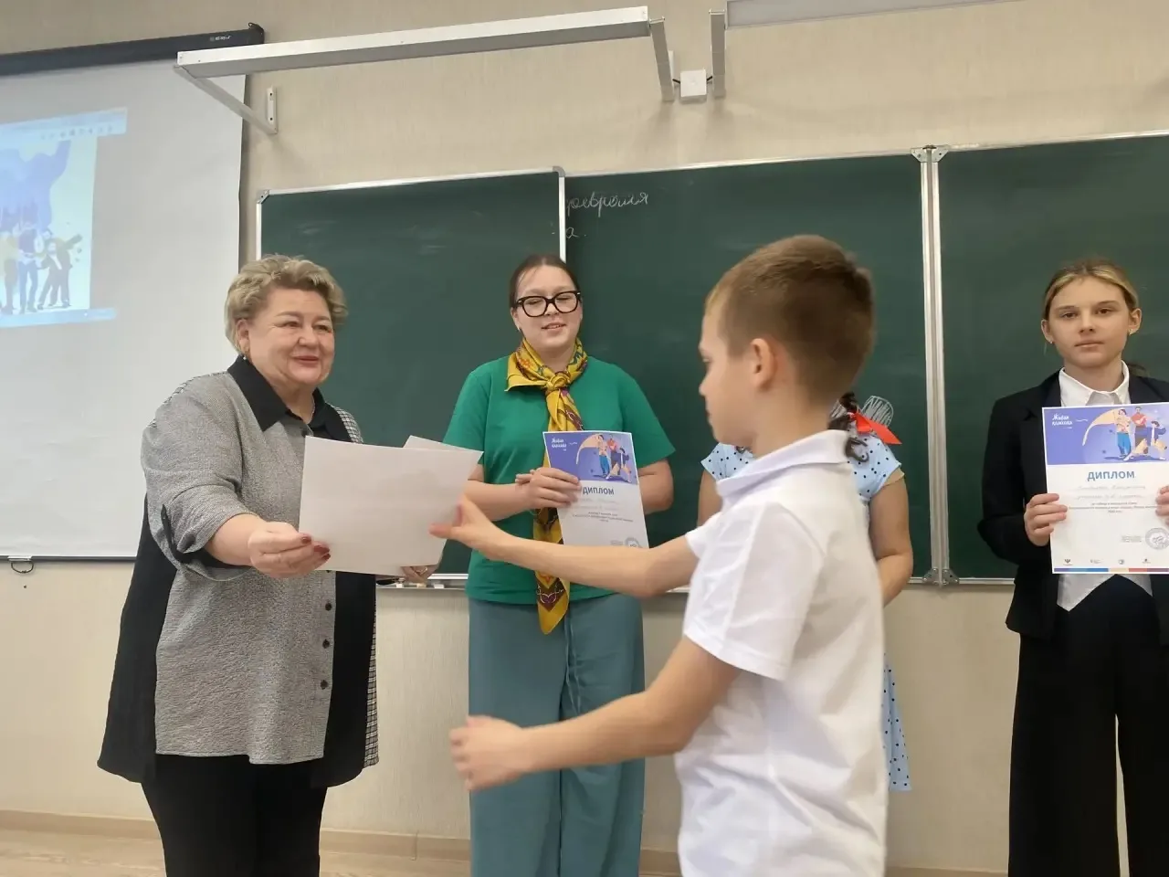 "Живая классика"📚  Сегодня прошёл школьный этап конкурса юных чтецов "Живая классика". Это соревнова