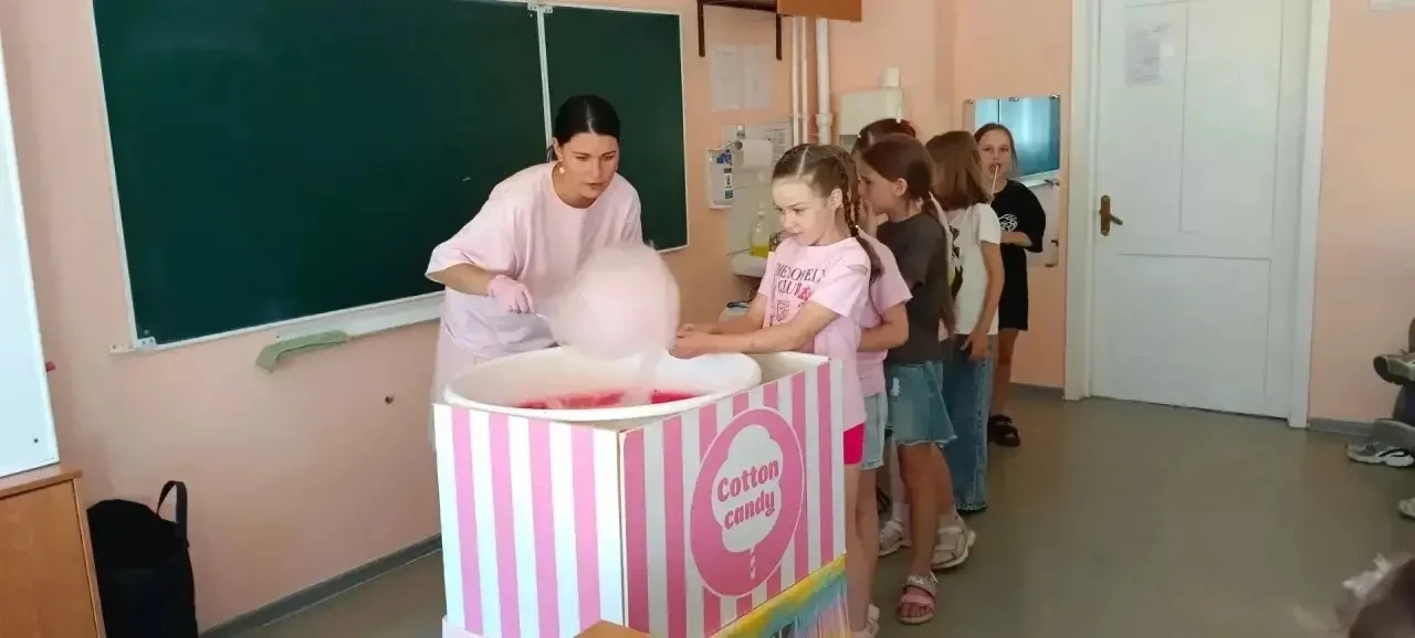 🌞23.06 «День без обид». 
Ребята познакомились с техникой по изготовлению 
🍭Сахарной ваты, сделали 