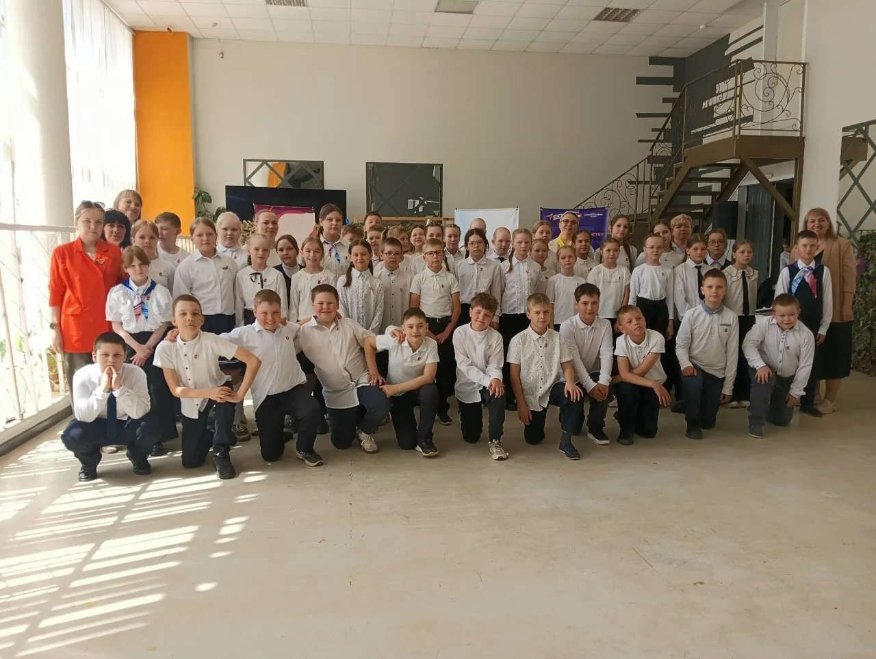 Наши «орлята» стали «Первыми»!

Поздравляем наших четвероклассников с важным событием — они официаль