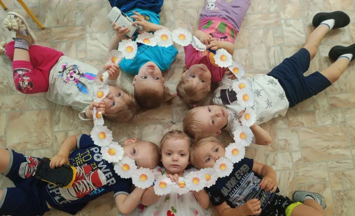 В группе раннего возраста "Бусинки" детского сада "Рябинка" (МБДОУ № 38 пос. Эльбан) пр...