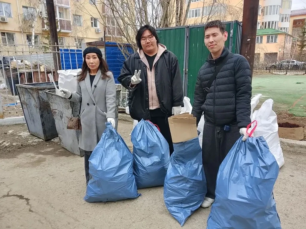 Коллектив Центра ЖКХ принял активное участие в общегородском субботнике.