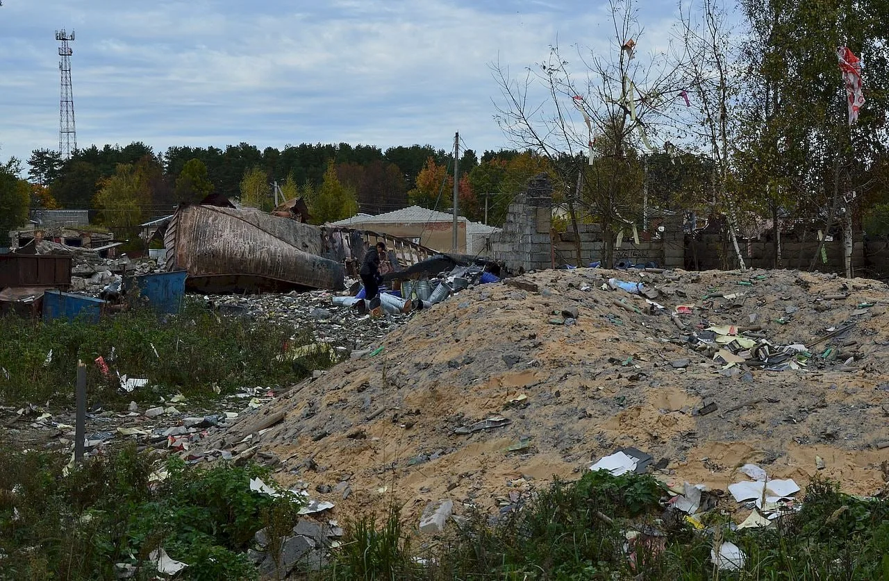 После взрыва в Кубринске жители нашли на заводе схрон бракованной пиротехники