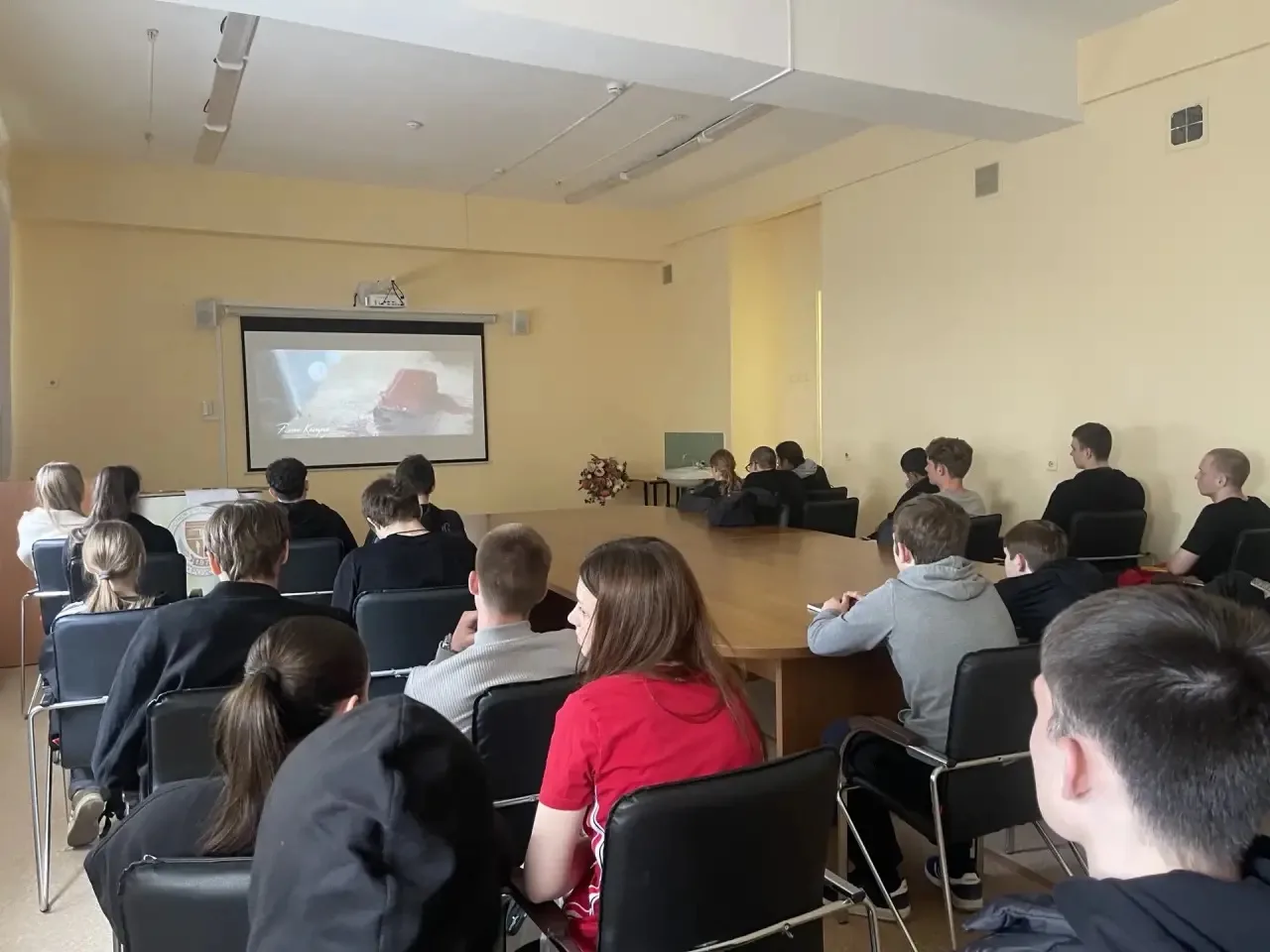 В ГБПОУ РО «РОУОР»  прошёл показ фильма «Красные ленты».