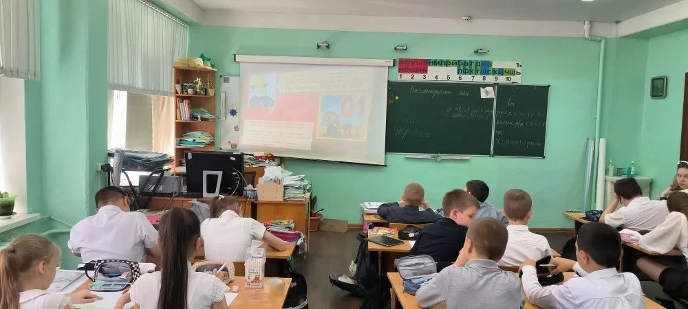 🔥Уроки пожарной безопасности 🔥   В преддверии летних каникул в школе прошли занятия по предупреждени