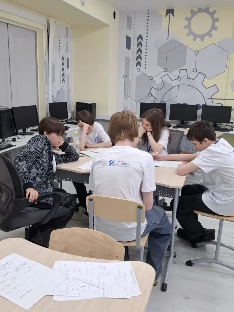 ПОЗДРАВЛЯЕМ С СЕРЕБРОМ ФИНАЛИСТОВ РЕГИОНАЛЬНОГО МАТЕМАТИЧЕСКОГО ТУРНИРА 🏆