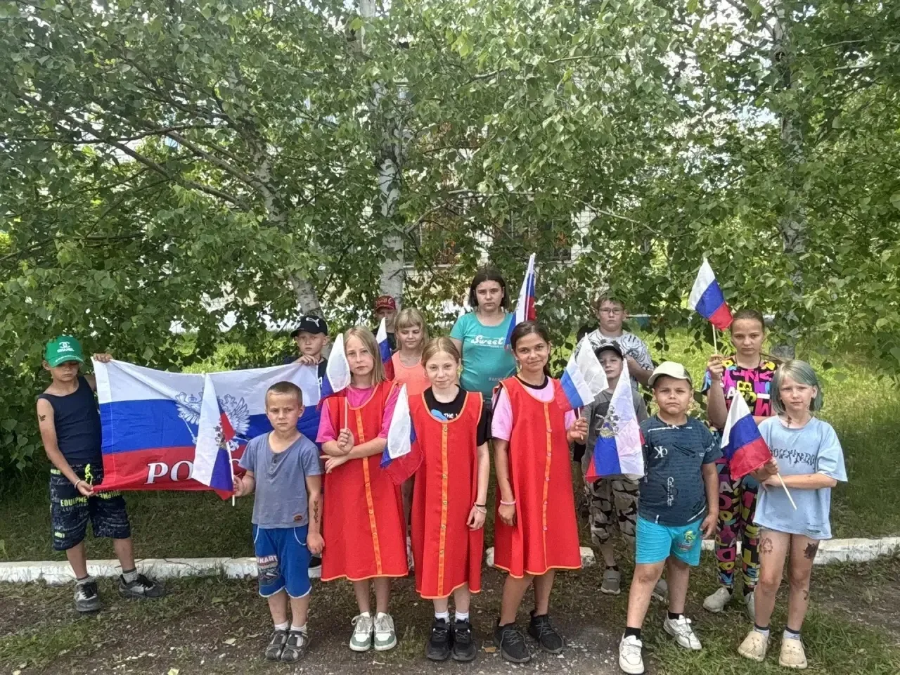 🇷🇺Девятый день в пришкольном лагере: «День России — Родиной горжусь!» 🇷🇺

Сегодня мы посвятили д