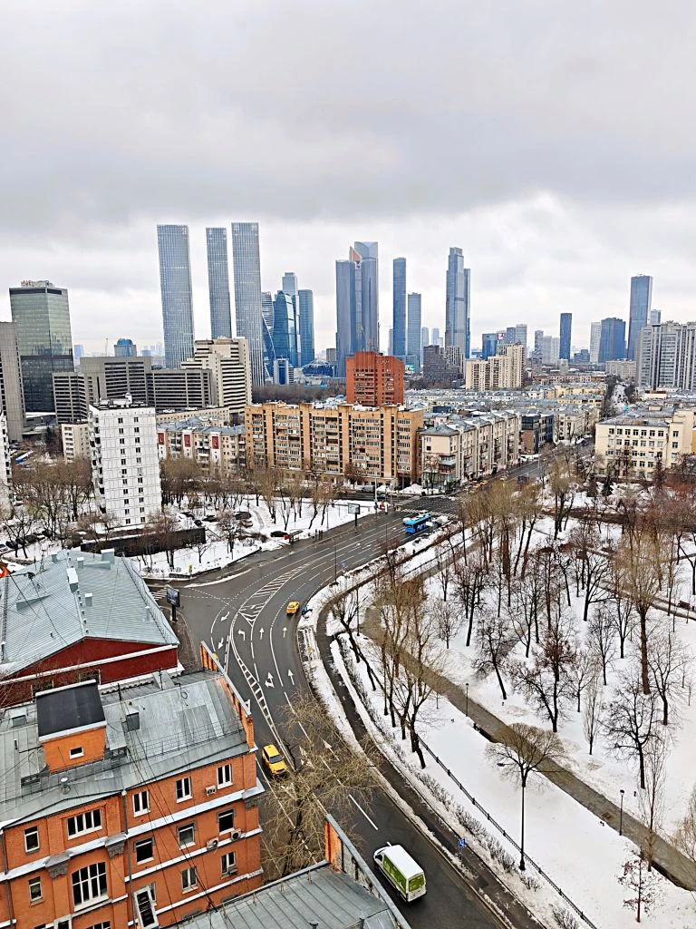 Замечено, но вот виды с крыши всегда воспринимаются более эмоционально, чем тот же вид ...