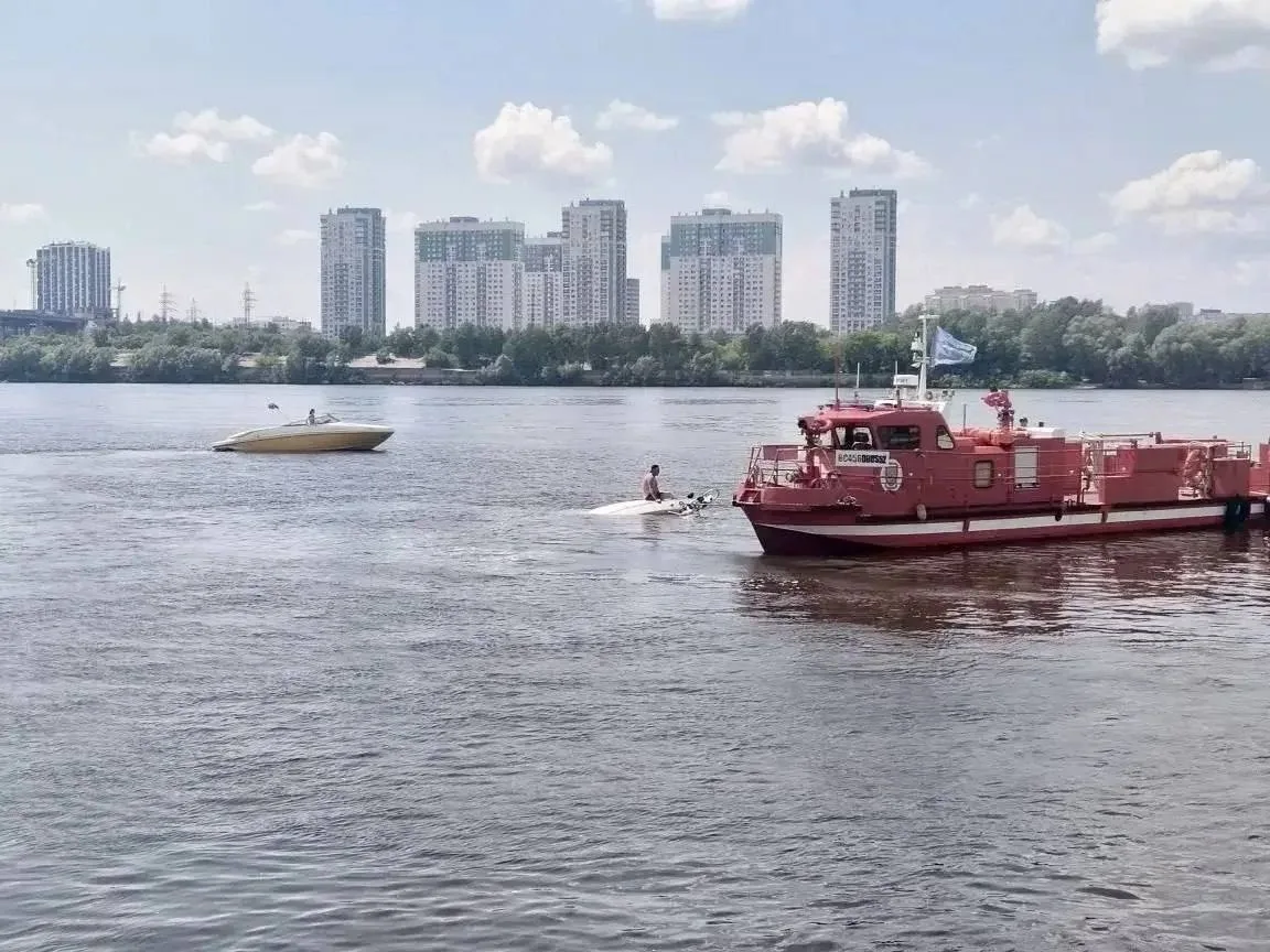 🚤 Катер с пассажирами едва не затонул у Молитовского моста в Нижнем Новгороде

На борту судна наход