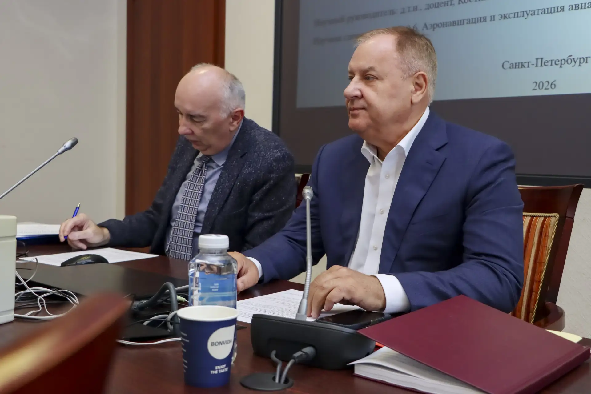 В СПбГУ ГА успешно защитили кандидатскую диссертацию✅

В Университете состоялось очередное заседание