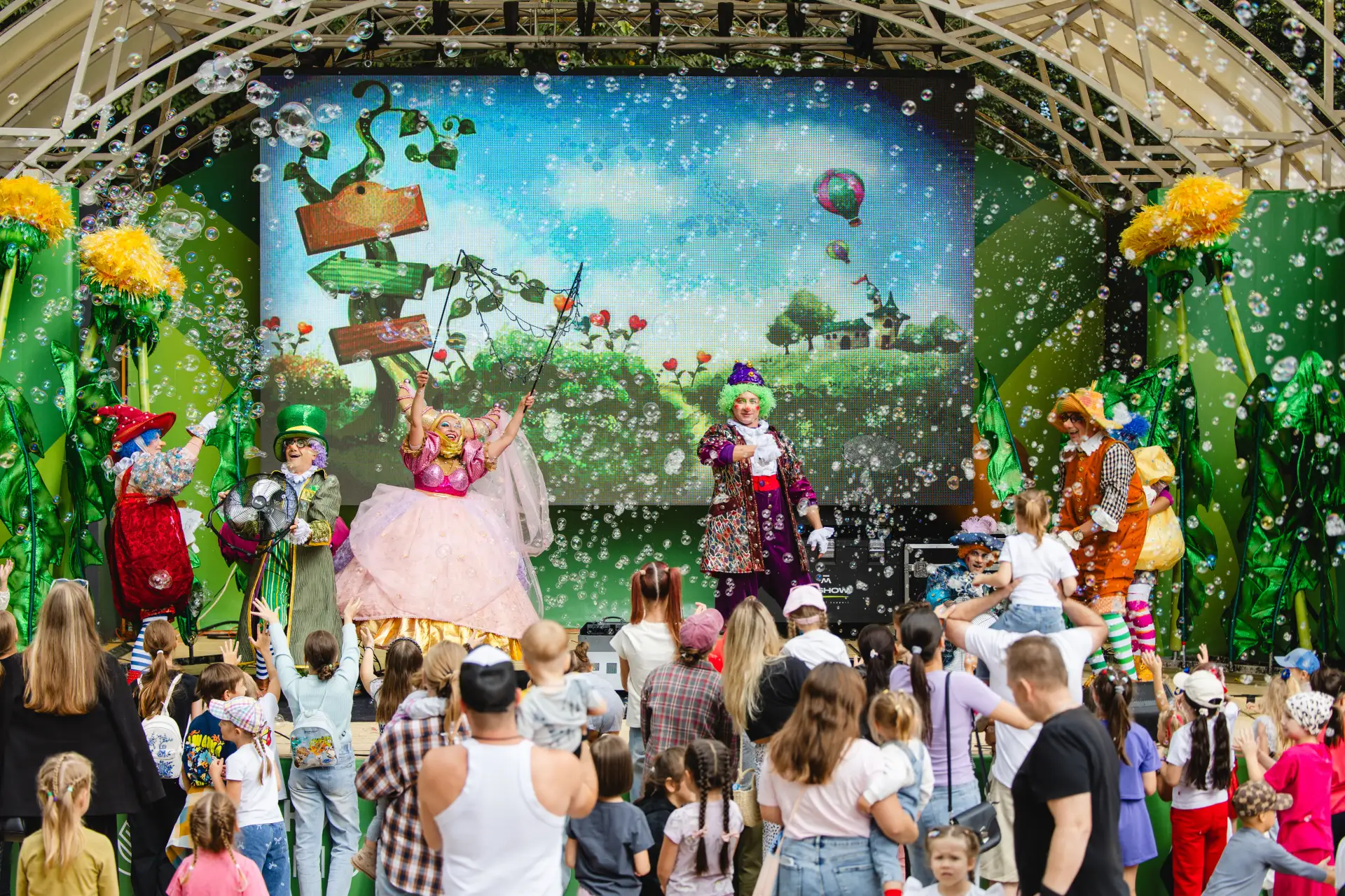 🎉 709 лет вместе: Клин отпраздновал День города в Сестрорецком парке!