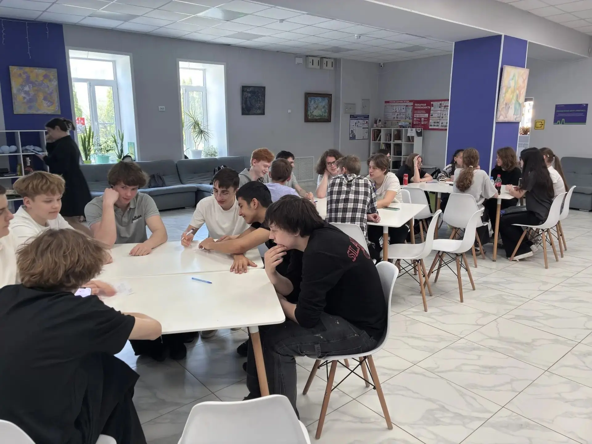 Вчера в Проспекте прошёл исторический квиз «По дорогам фронтовым». Участники проверили ...