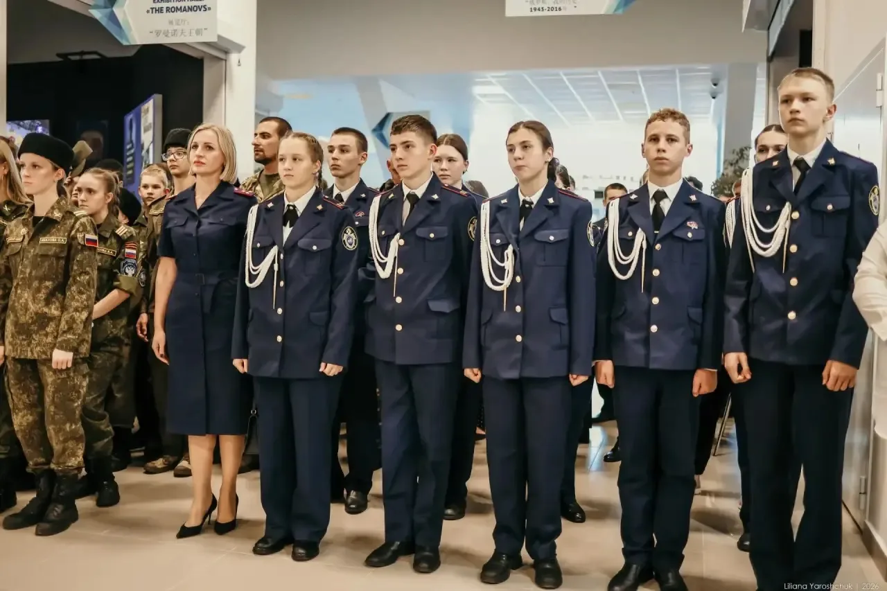 Сотрудники следственного управления СК России по Ставропольскому краю и кадеты ведомств...