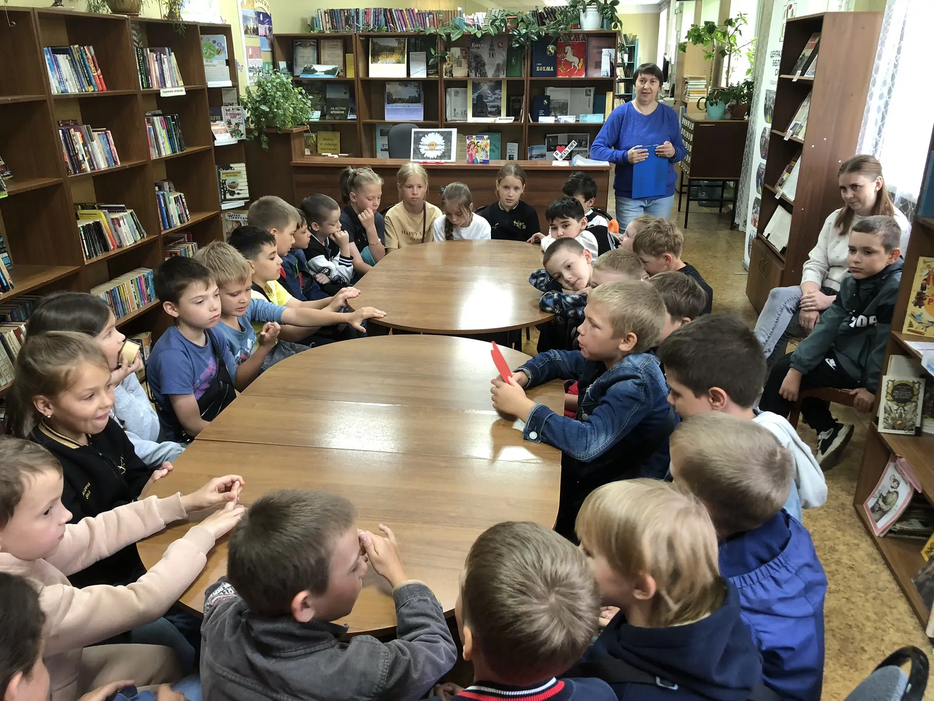 На связи школьный лагерь! 📢

Сегодня у ребят нашего лагеря состоялась экскурсия в одну из библиотек