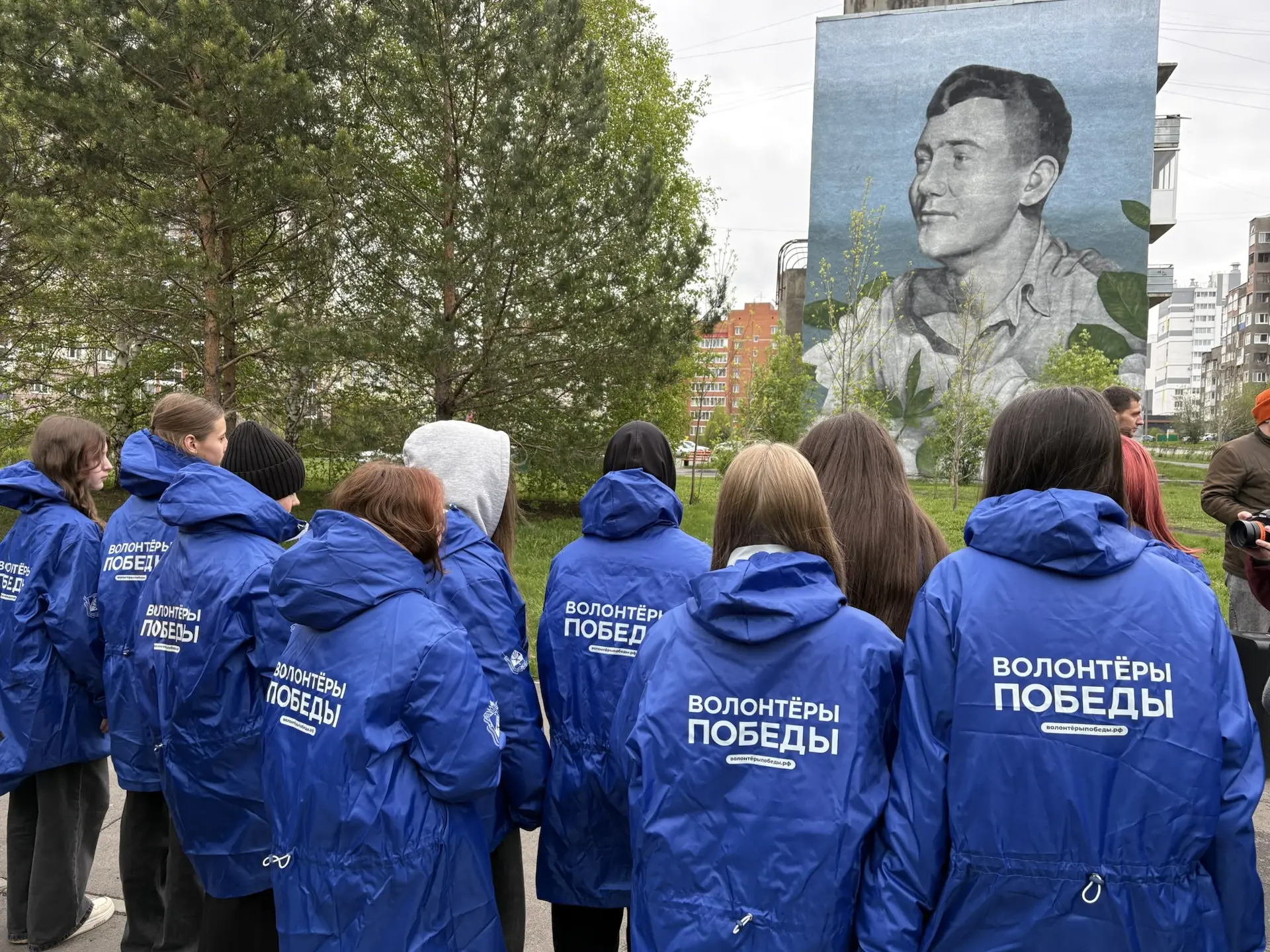 🎖️В Кемерове реализуют проект дополненной реальности «Муралы Победы», который оживляет историю    🎗️