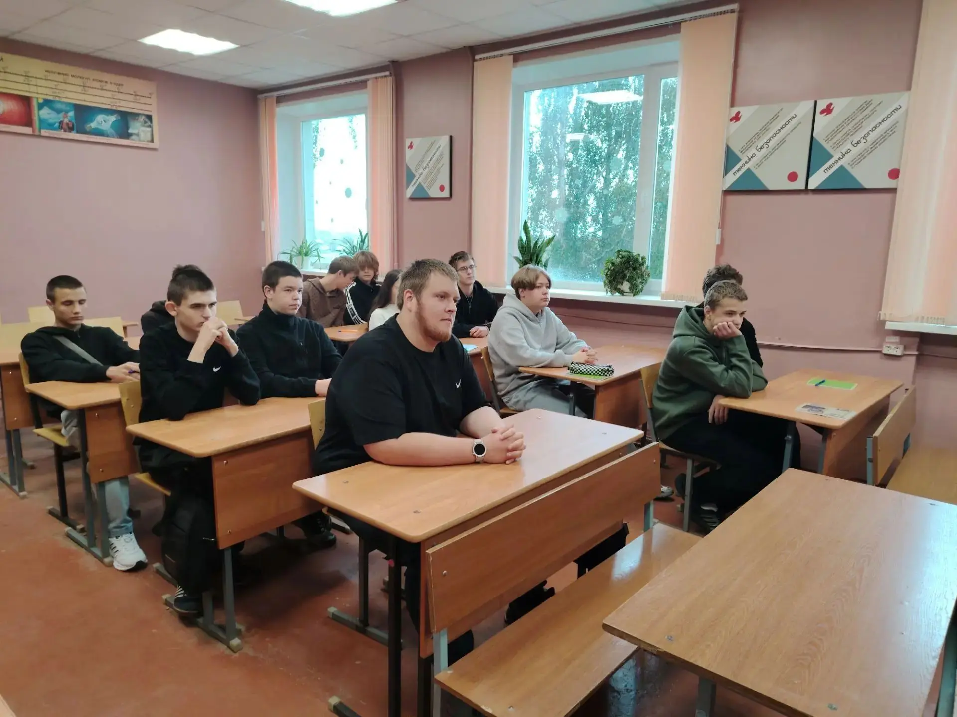 В нашем техникуме с 21 по 25 сентября 2026 года прошла Неделя физики — и это было не пр...