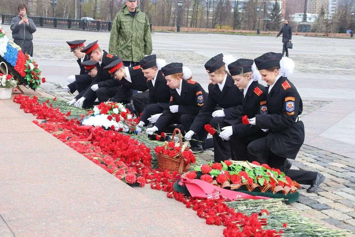 🔥 Пост №1 у «Огня Памяти и Славы»   🇷🇺 В апреле месяце право нести почетную вахту у «Огня Памяти и С