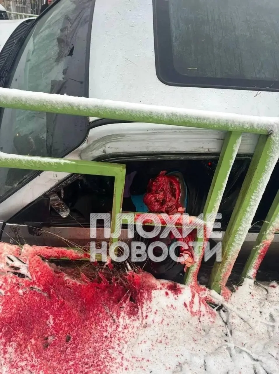 Трагедия в Североуральске: водитель погиб после удара об ограждение