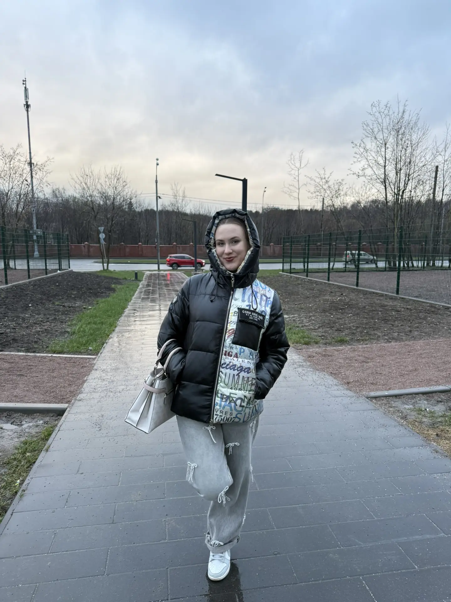 Картина после дождя 🌂🌧️  И коротко о том, насколько быстро в Москве что-либо строят - год назад у эт