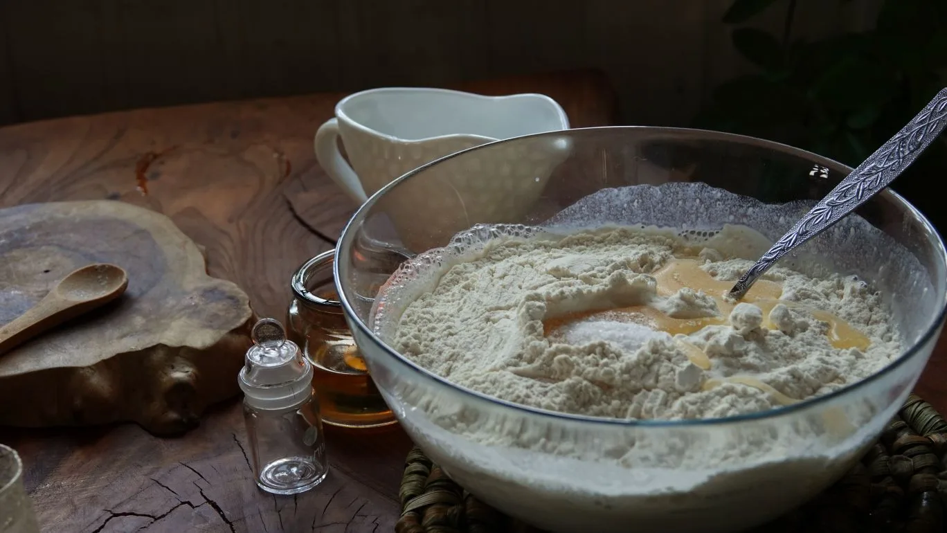 А мы сегодня жаворонков пекли! Постных, но оооочень вкусных!   Впереди выходные, как раз самое время