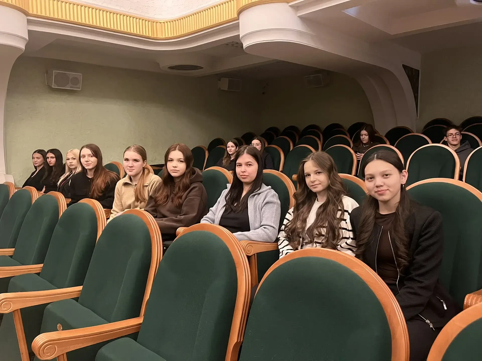 25 февраля, благодаря программе «Пушкинская карта», студенты ОУФТ стали зрителями пронзительного спе