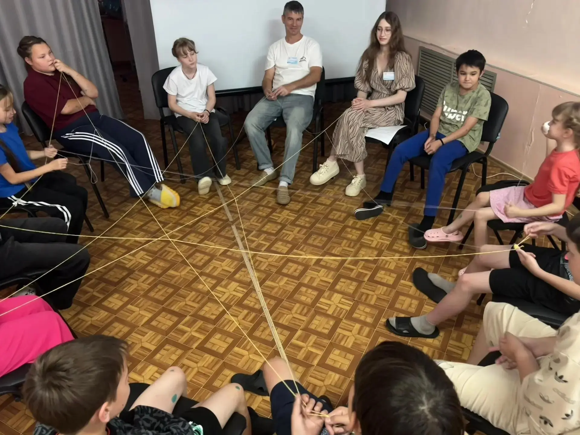 Мы – команда: учимся дружить и действовать вместе!

Сегодня в стационарном отделении педагог-психоло