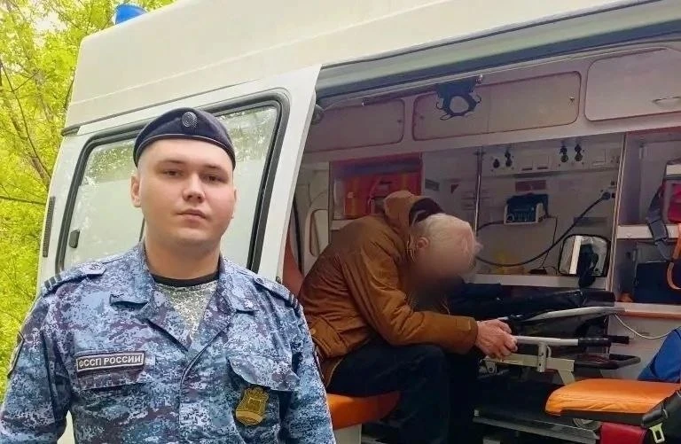 Во время исполнения служебных обязанностей пристав из Алатыря Илья Блуднов спас пожилого человека, у