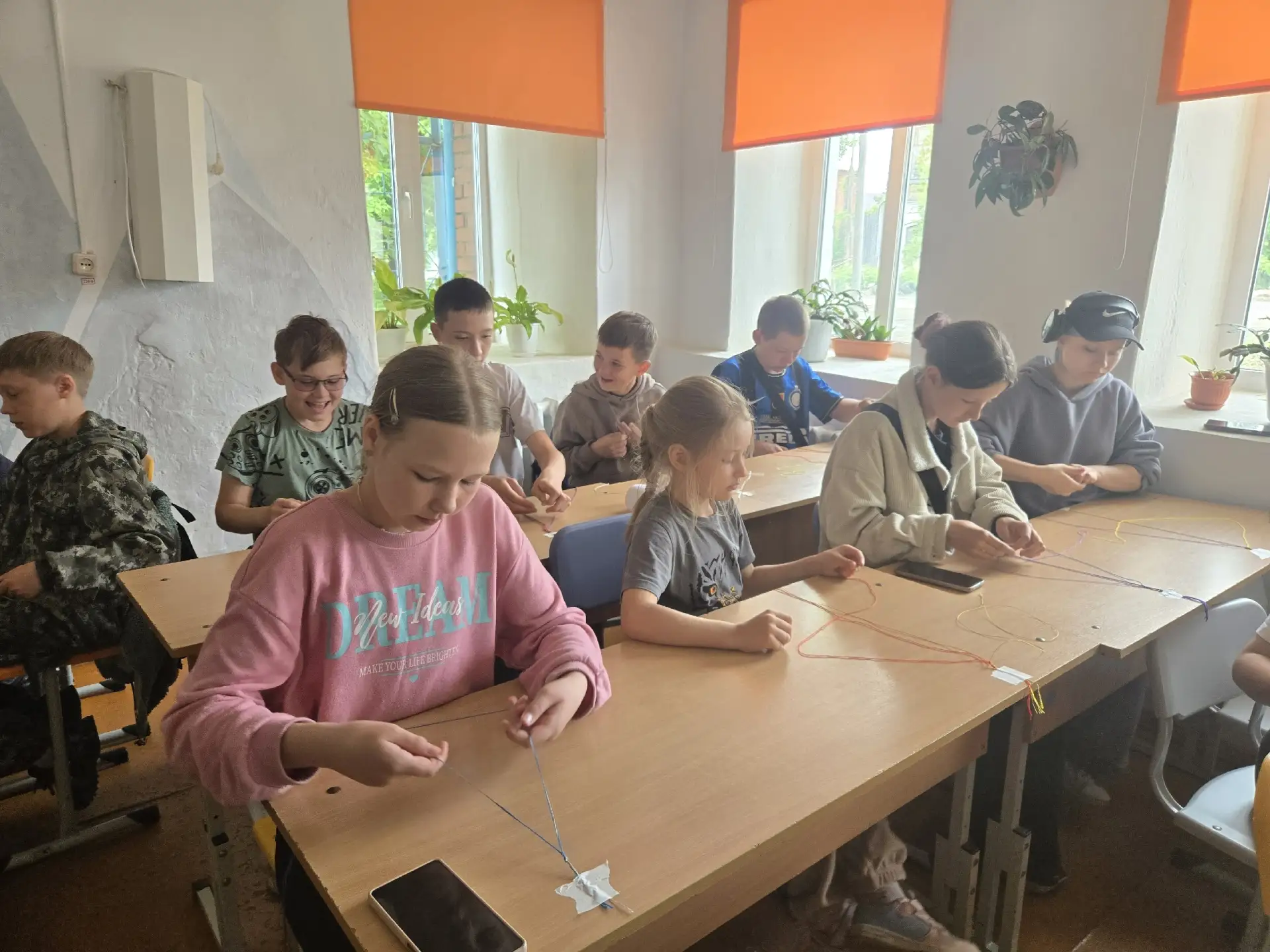✨️5 июня день отряд МАУ ДО СЮТ начался с  увлекательного мастер-класса.🧵🧶 Участники п...