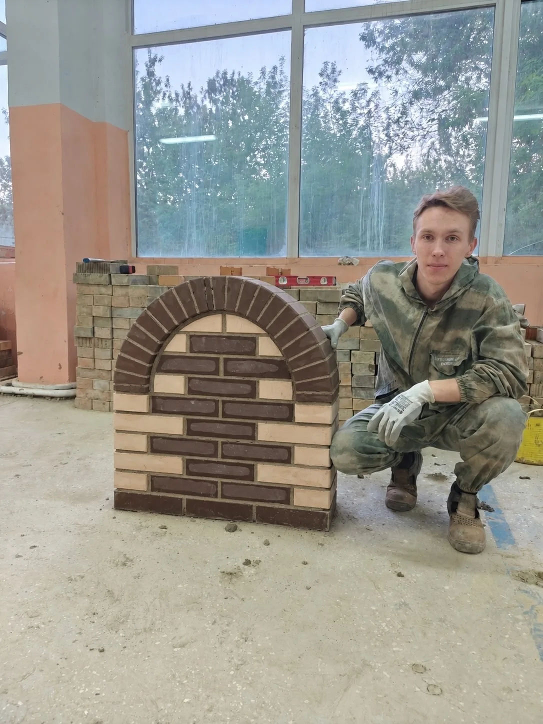 Профессиональное обучение по профессии Каменщик подошло к концу. 🔥 
 
Мы поздравляем всех обучающих