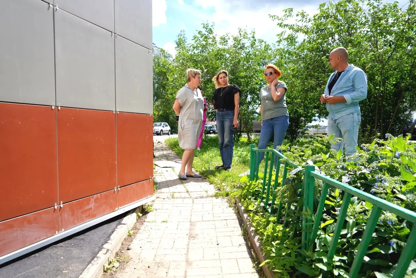 Глава округа Оксана Ероханова проверила капремонт в доме на ул. Чайковского. Работы поч...