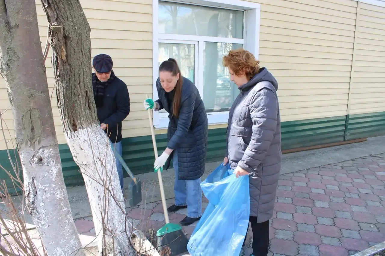 Сотрудники и студенты СахИЖТ приняли участие во Всероссийском субботнике 2026  25 апреля 2026 г. – В