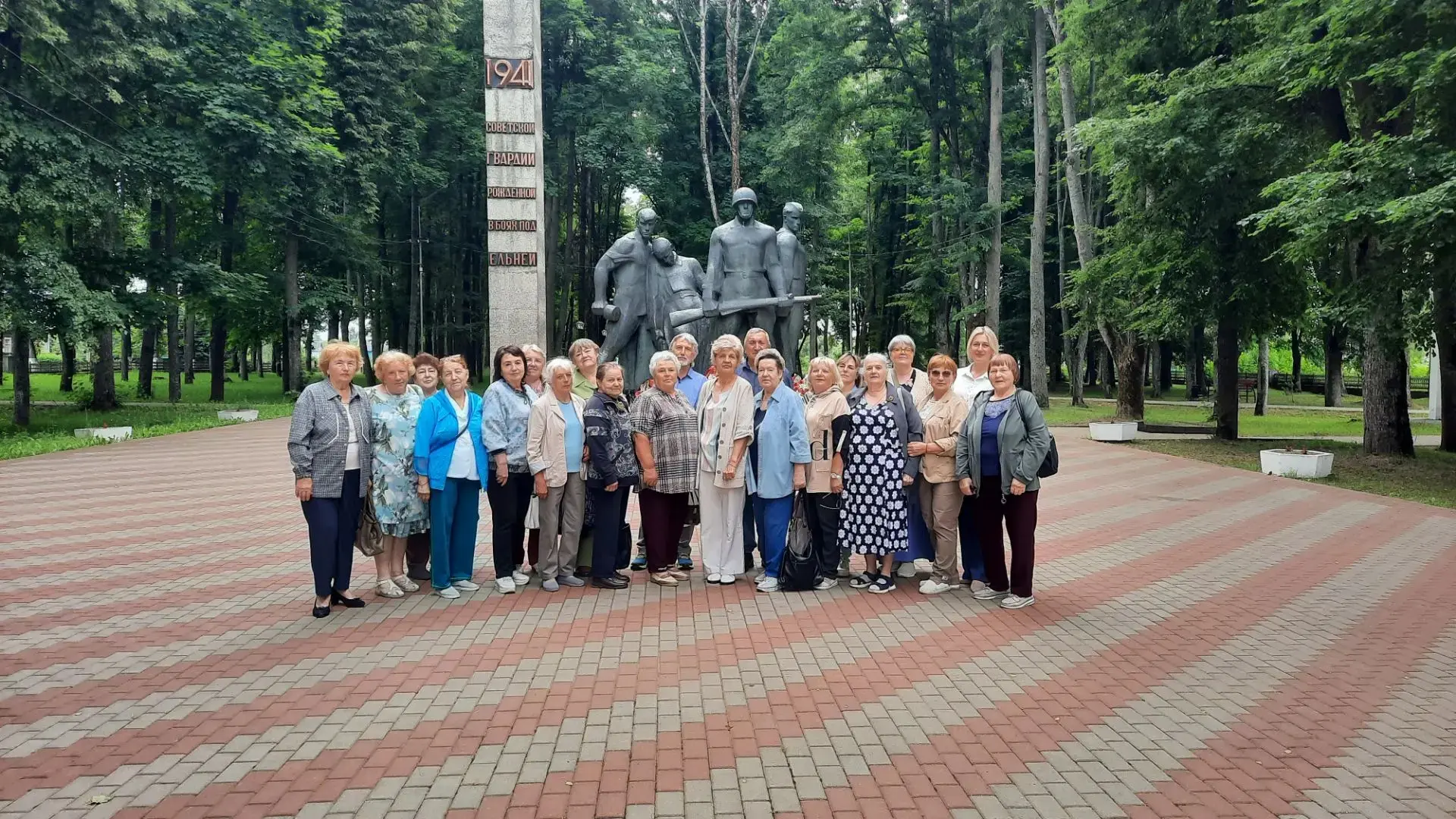 КУЛЬТУРНЫЙ ДИАЛОГ ПОКОЛЕНИЙ
В рамках культурно-просветительской деятельности Ельнинский районный ист