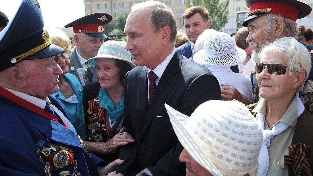 По данным опроса ВЦИОМ, 73,8% жителей России заявили о доверии президенту РФ Владимиру ...